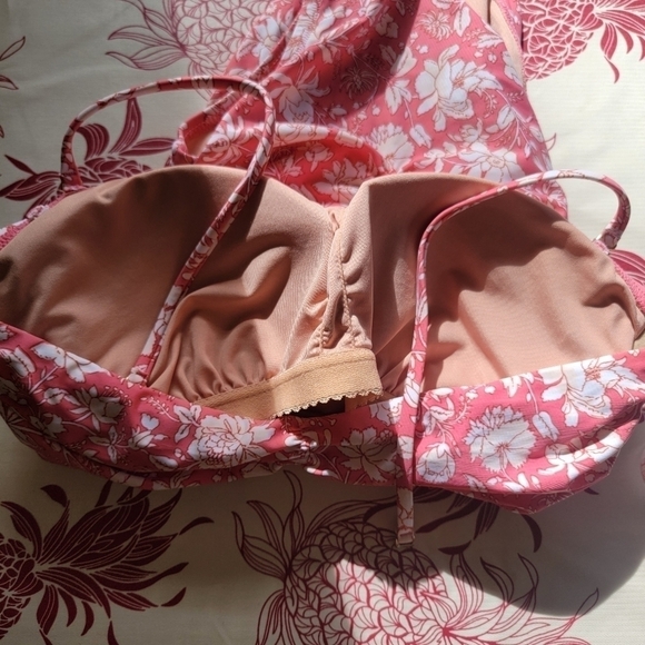 One piece rusched floral swim suit - Picture 10 of 10